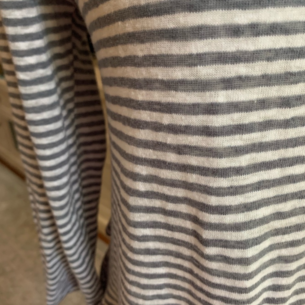 Abercrombie & Fitch stripped shirt. Size: M - Picture 10 of 14